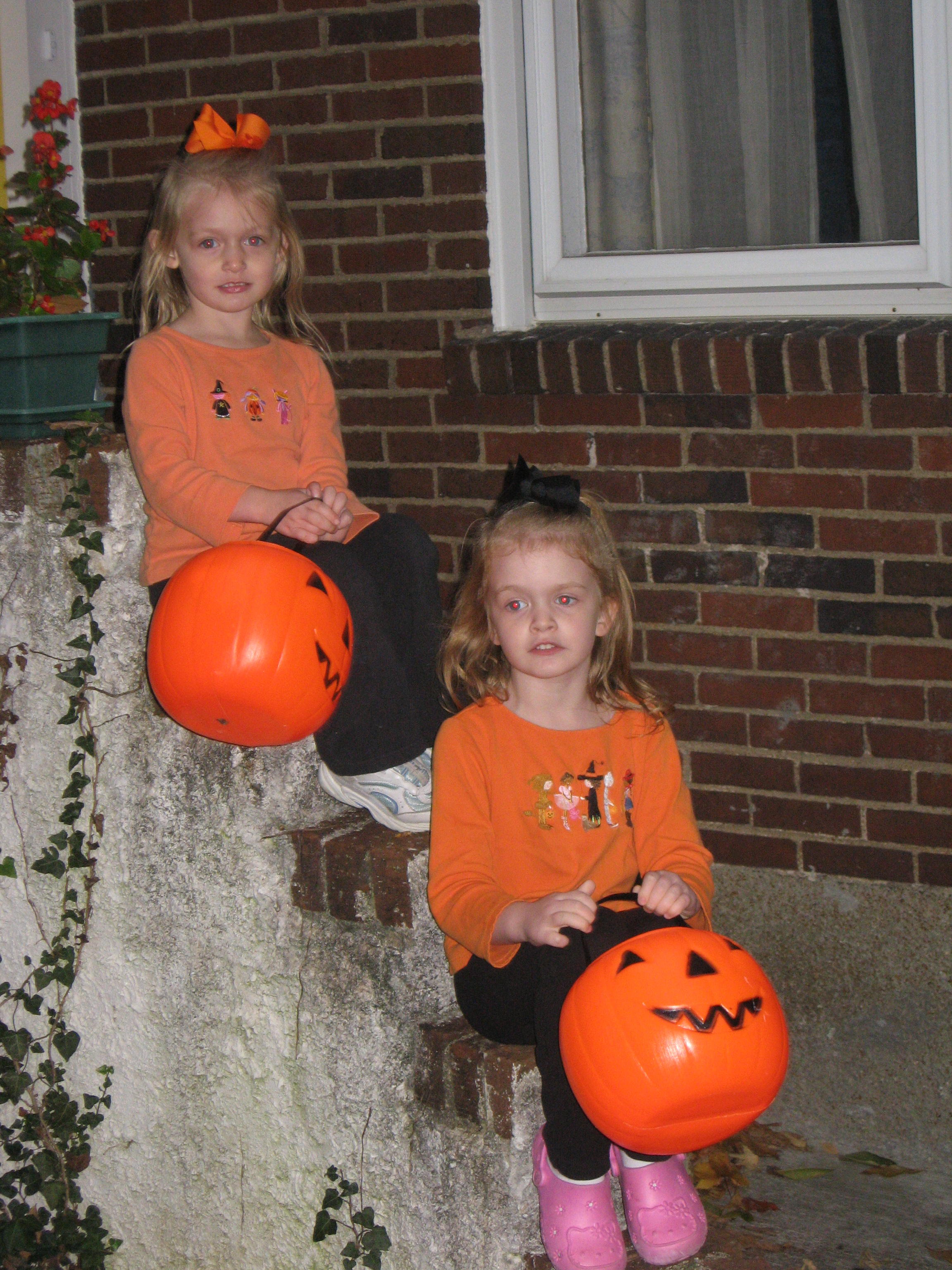 2007_10_31 Cate and Jane wait to trick or treat.jpg